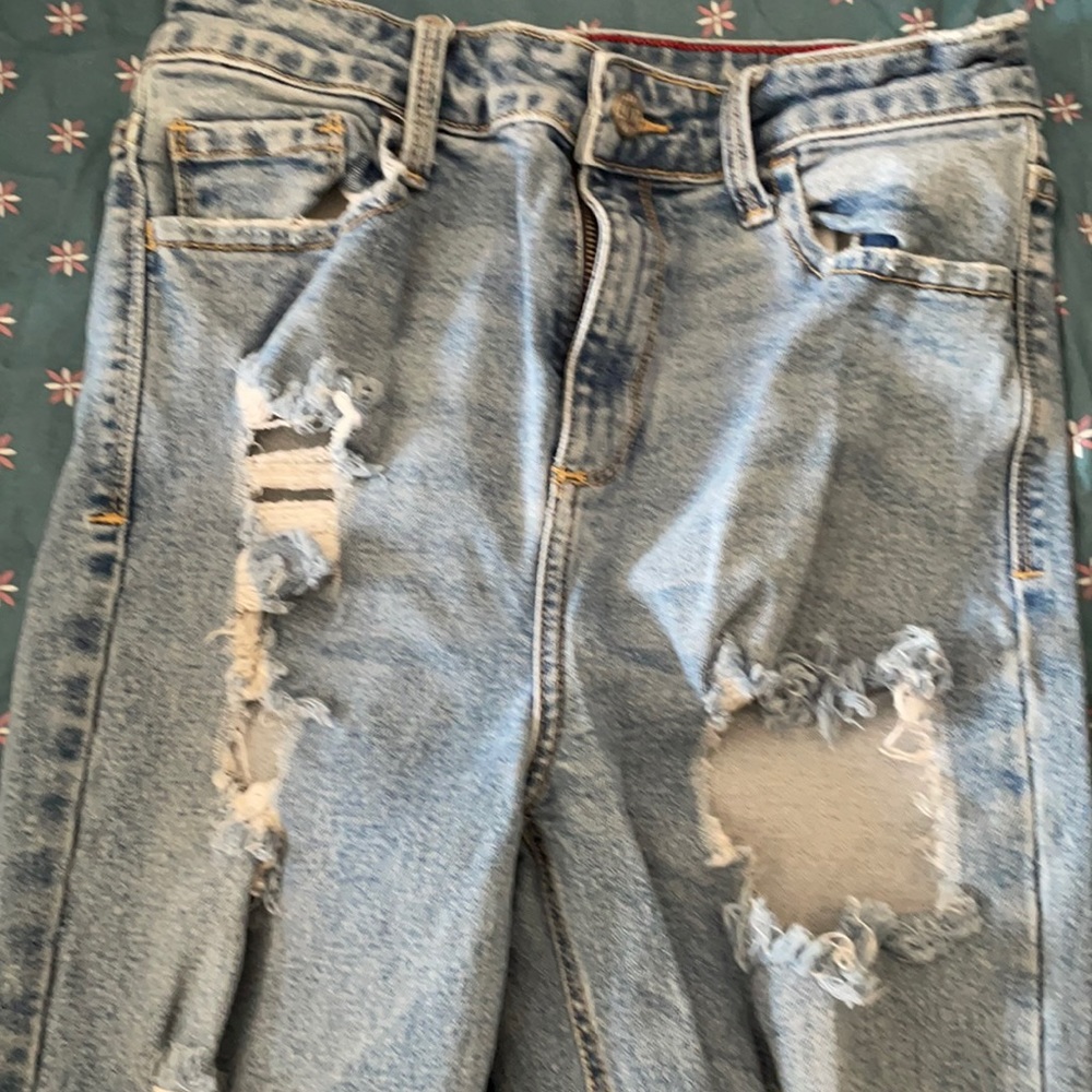 high waisted pants// boyfriend jeans